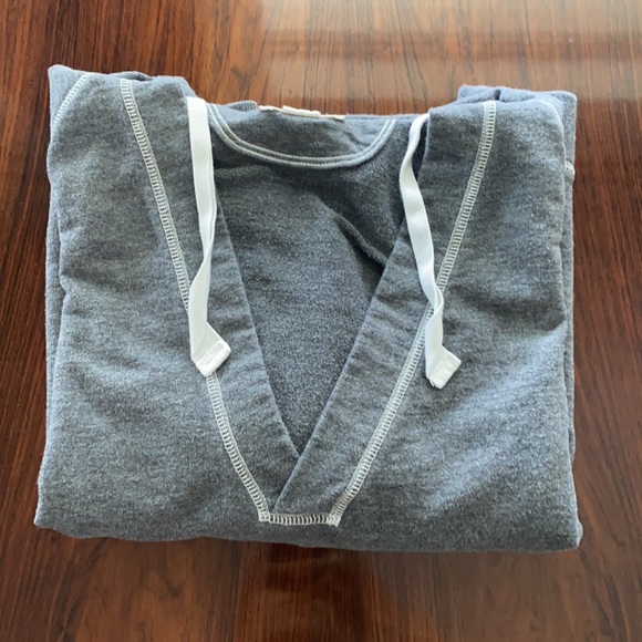 Converse  V-Neck Hoodie - Picture 7 of 7